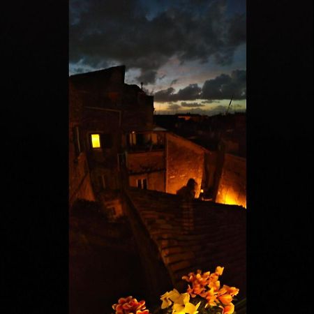 Апартаменты Tivoli Old Town - Casa Nel Quartiere Medioevale Экстерьер фото